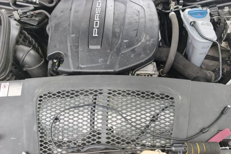 Used Porsche Macan 2017 Macan 2.0T Engine Bay