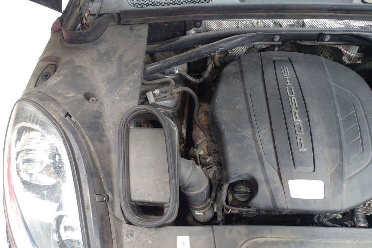 Used Porsche Macan 2017 Macan 2.0T Engine Bay Right