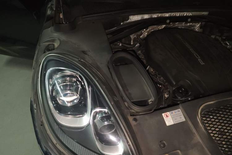Used Porsche Macan 2017 Macan 2.0T Engine Bay Right