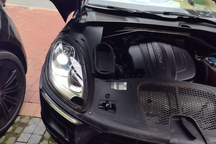 Used Porsche Macan 2017 Macan 2.0T Engine Bay Right