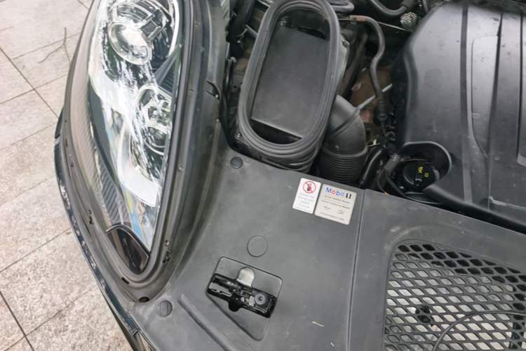 Used Porsche Macan 2017 Macan 2.0T Engine Bay Right