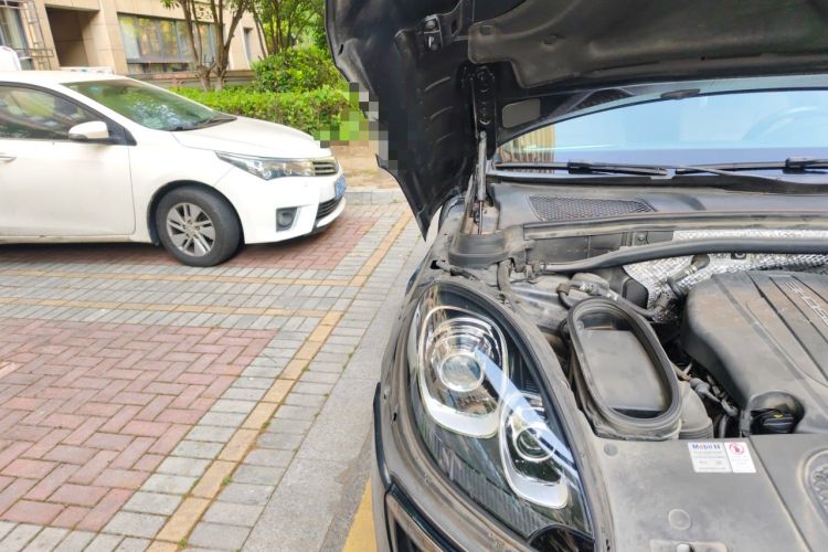 Used Porsche Macan 2017 Macan 2.0T Engine Bay Right
