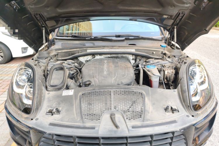 Used Porsche Macan 2017 Macan 2.0T Engine Bay