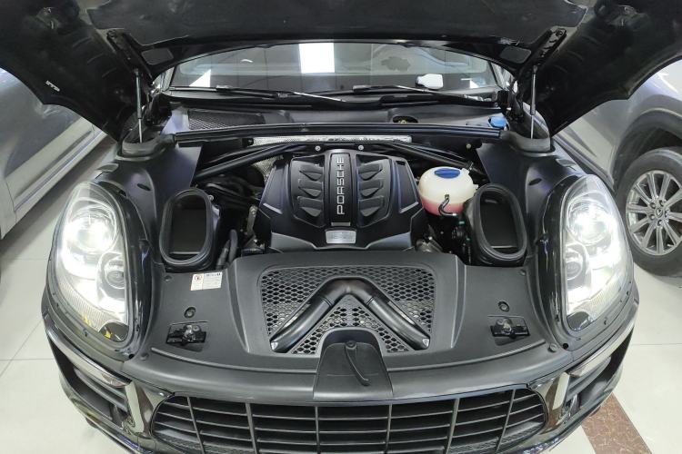 Used Porsche Macan 2017 Macan S 3.0T Engine Bay