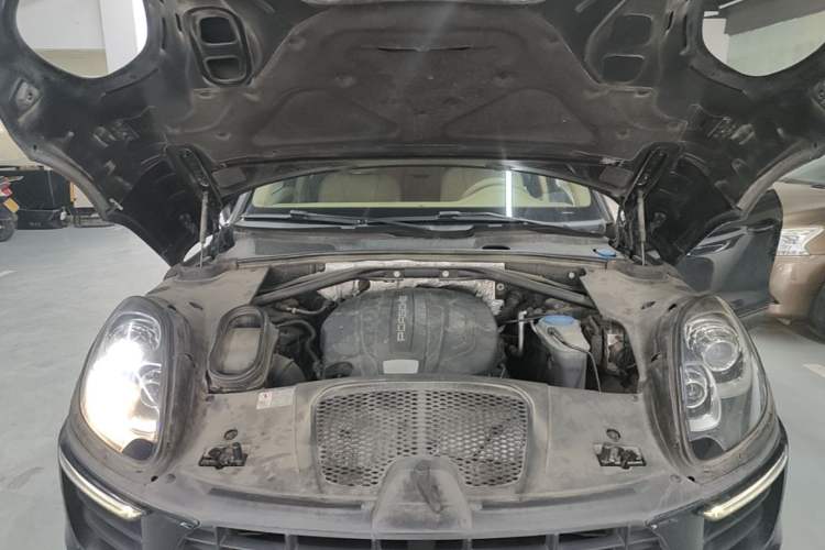 Used Porsche Macan 2017 Macan 2.0T Engine Bay