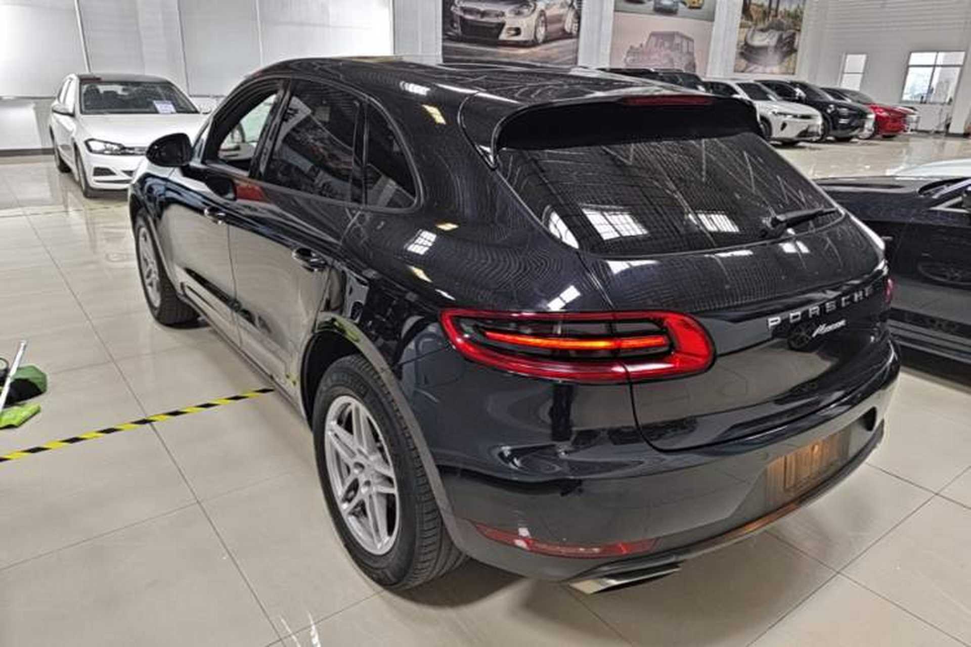 Used Porsche Macan 2017 Macan 2.0T Exterior 2