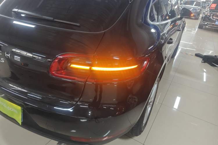 Used Porsche Macan 2017 Macan S 3.0T Exterior 3