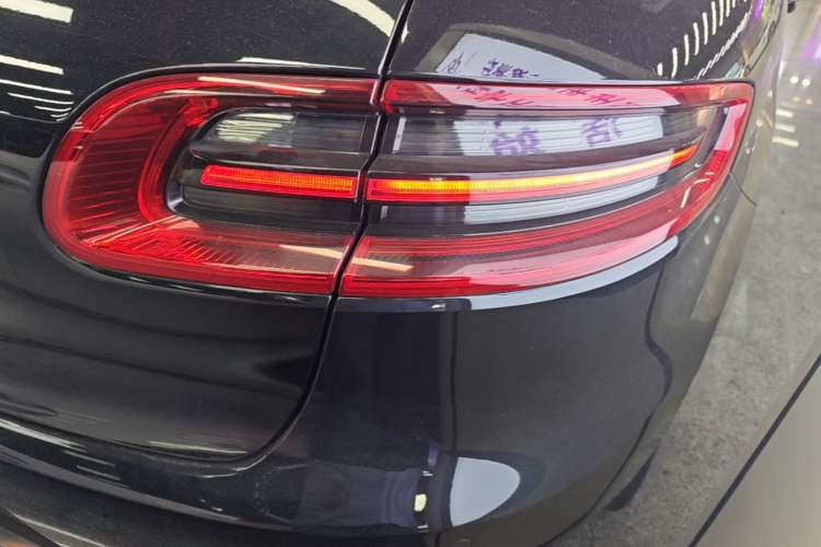 Used Porsche Macan 2017 Macan Turbo 3.6T Exterior 3