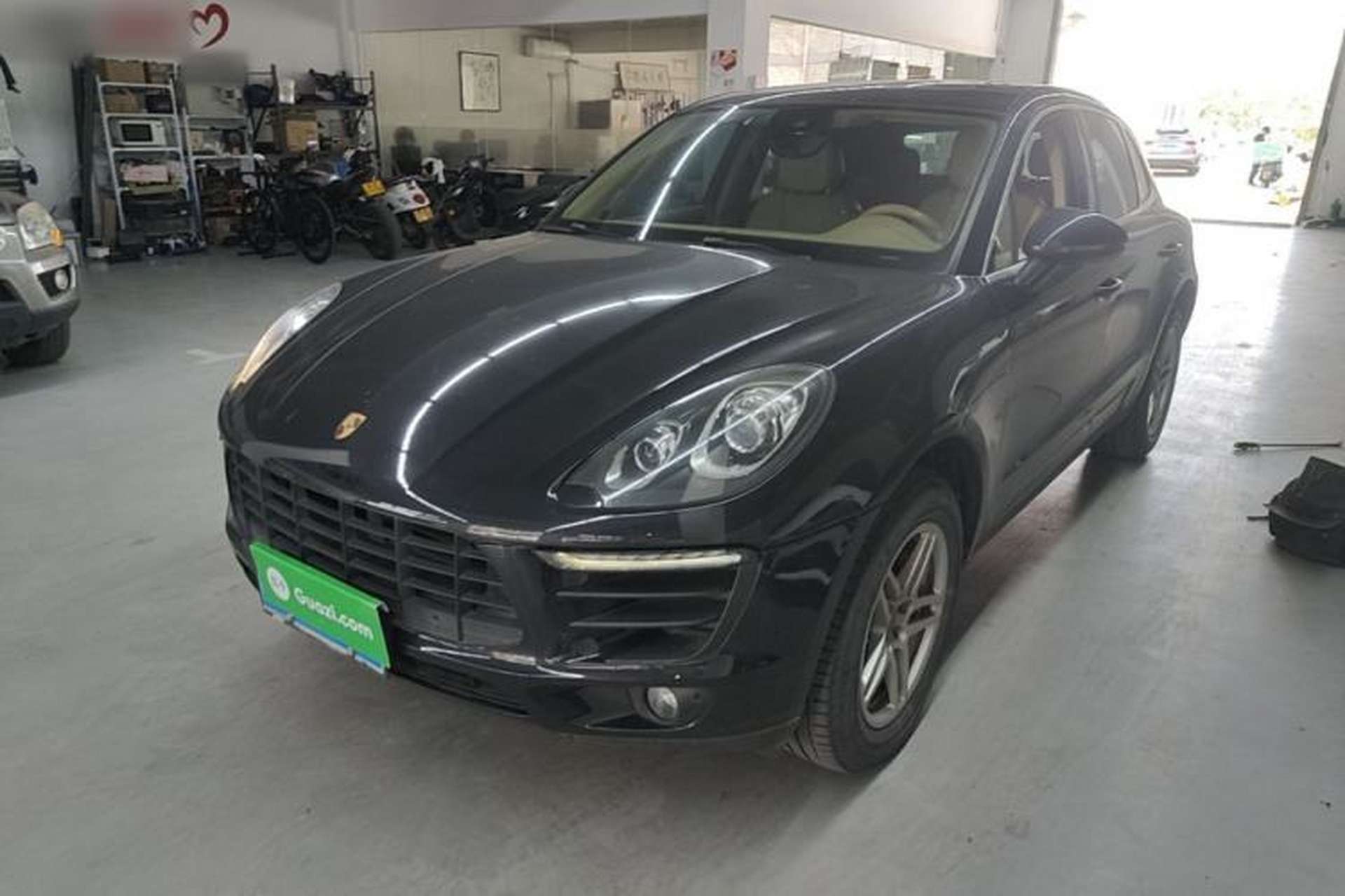 Used Porsche Macan 2017 Macan 2.0T Front Left 45 Deg