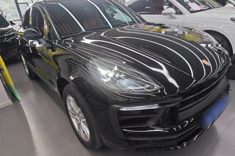 Used Porsche Macan 2017 Macan 2.0T Front Right 45 Deg