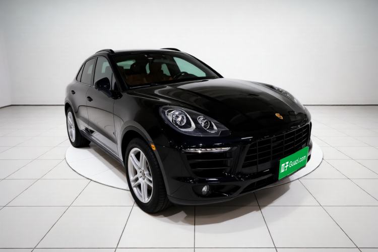 Used Porsche Macan 2017 Macan 2.0T Front Right 45 Deg
