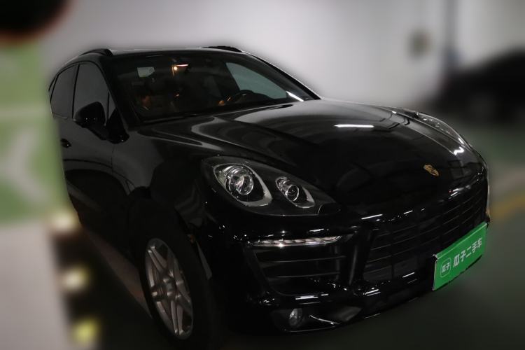 Used Porsche Macan 2017 Macan 2.0T Front Right 45 Deg