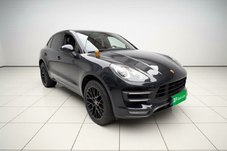 Used Porsche Macan 2017 Macan 2.0T Front Right 45 Deg