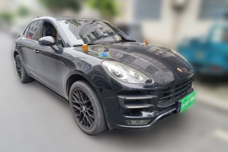 Used Porsche Macan 2017 Macan 2.0T Front Right 45 Deg