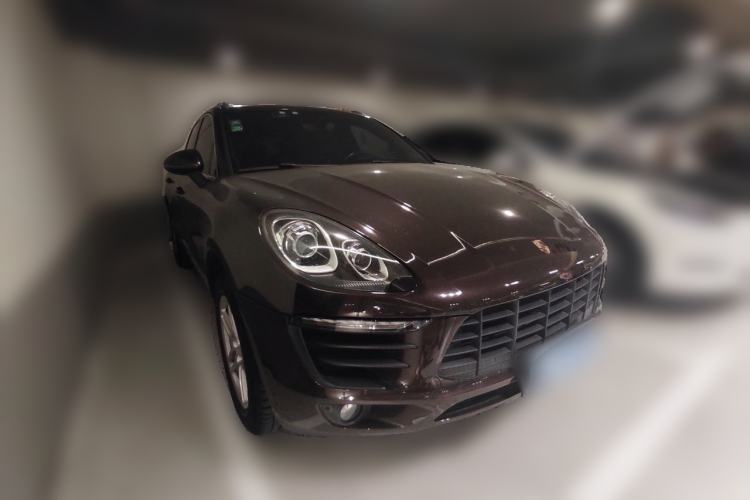 Used Porsche Macan 2017 Macan 2.0T Front Right 45 Deg