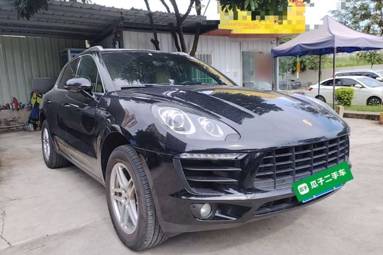 Used Porsche Macan 2017 Macan 2.0T Front Right 45 Deg
