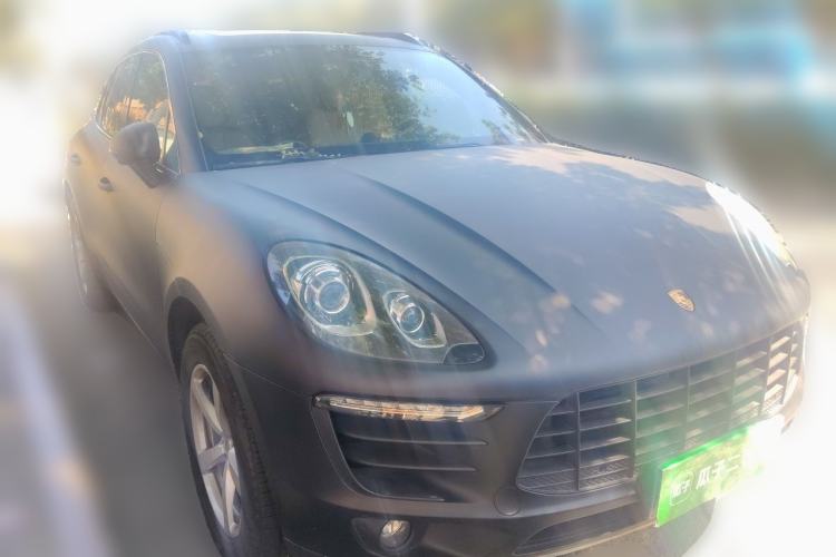 Used Porsche Macan 2017 Macan 2.0T Front Right 45 Deg