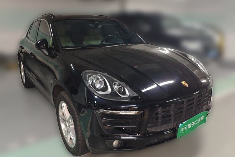 Used Porsche Macan 2017 Macan 2.0T Front Right 45 Deg