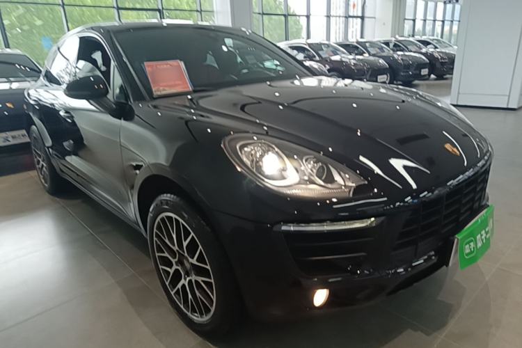Used Porsche Macan 2017 Macan S 3.0T Front Right 45 Deg
