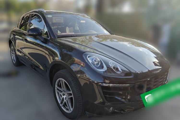 Used Porsche Macan 2017 Macan 2.0T Front Right 45 Deg