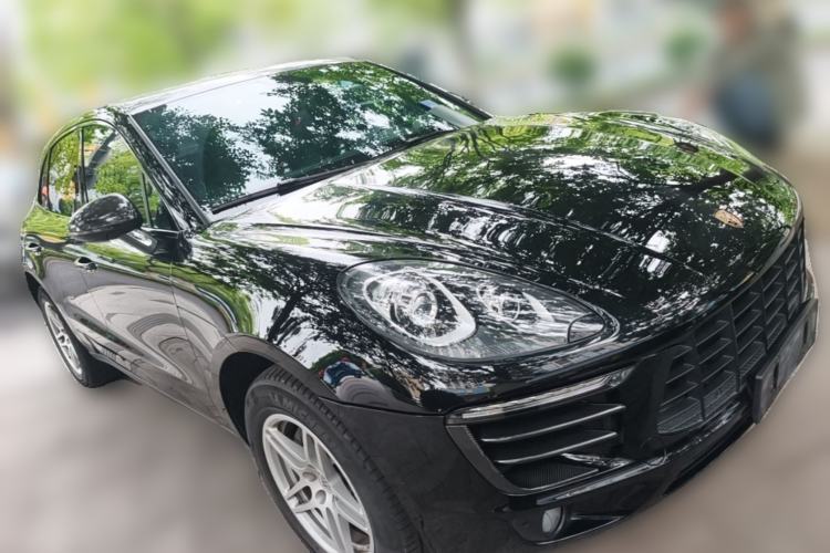 Used Porsche Macan 2017 Macan 2.0T Front Right 45 Deg