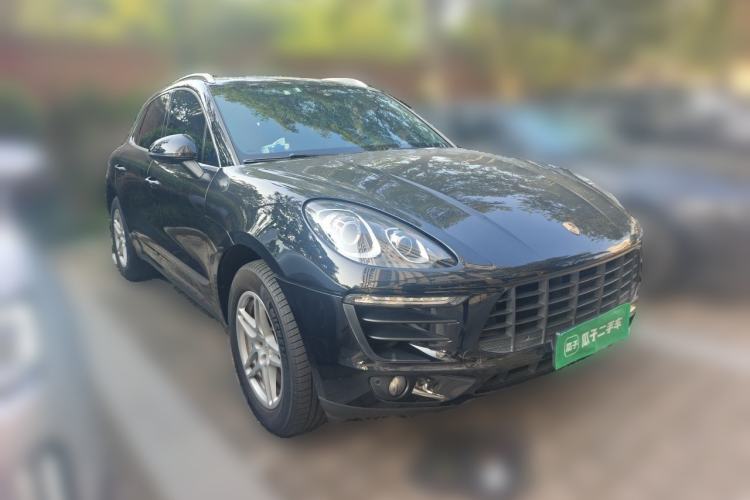 Used Porsche Macan 2017 Macan 2.0T Front Right 45 Deg