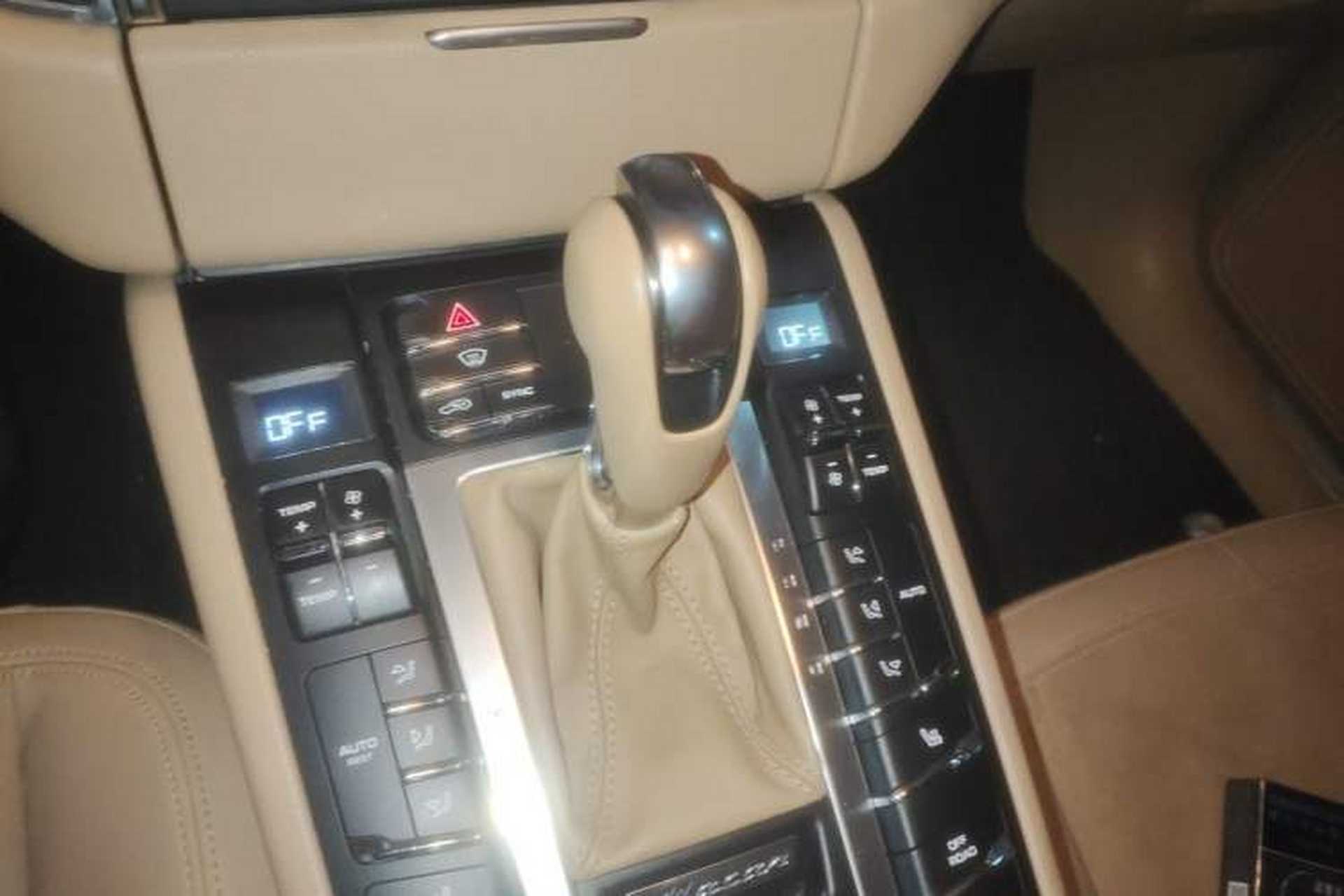 Used Porsche Macan 2017 Macan S 3.0T Gear Lever