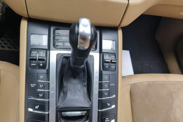 Used Porsche Macan 2017 Macan 2.0T Gear Lever