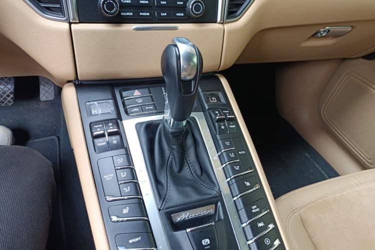 Used Porsche Macan 2017 Macan 2.0T Gear Lever