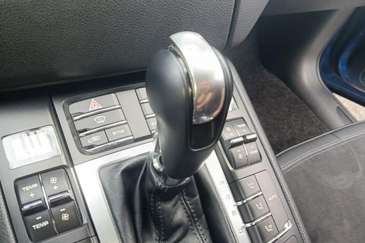Used Porsche Macan 2017 Macan 2.0T Gear Lever