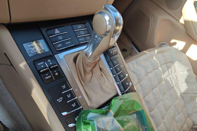 Used Porsche Macan 2017 Macan 2.0T Gear Lever
