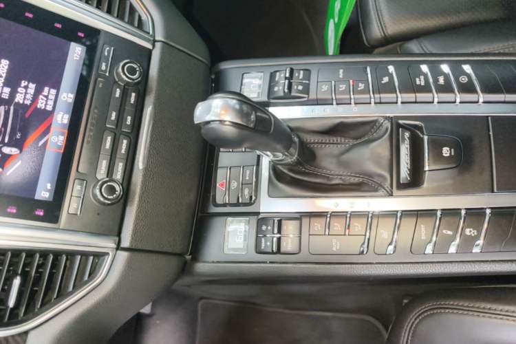 Used Porsche Macan 2017 Macan 2.0T Gear Lever