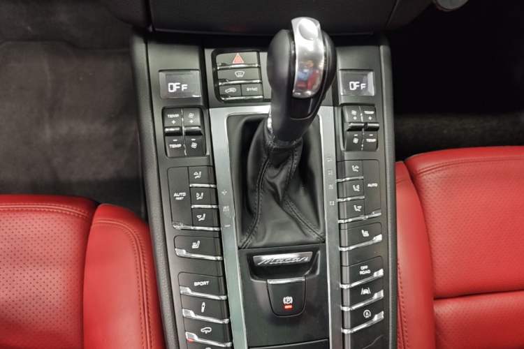Used Porsche Macan 2017 Macan Turbo 3.6T Gear Lever