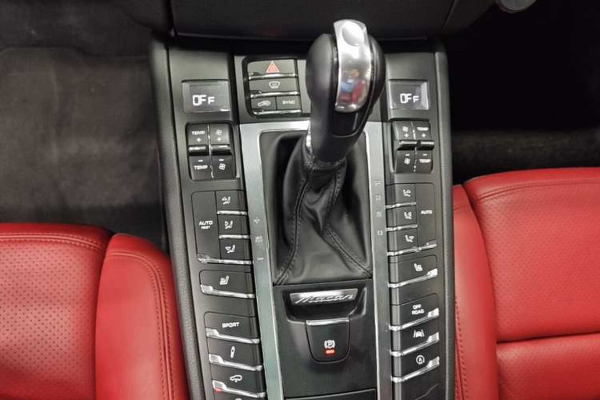 Used Porsche Macan 2017 Macan Turbo 3.6T Gear Lever