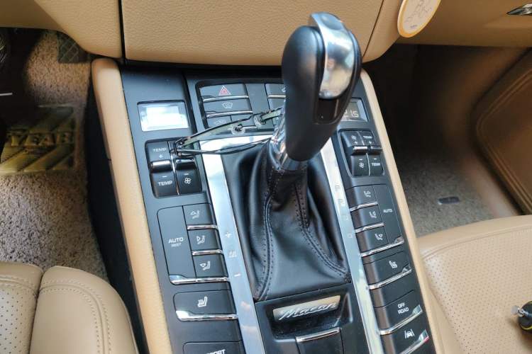 Used Porsche Macan 2017 Macan 2.0T Gear Lever