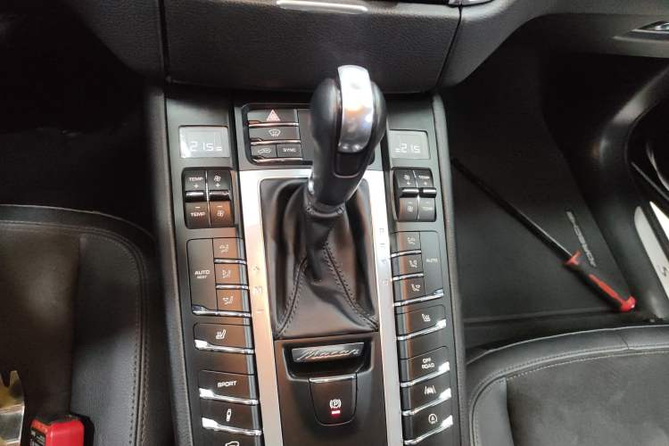 Used Porsche Macan 2017 Macan S 3.0T Gear Lever