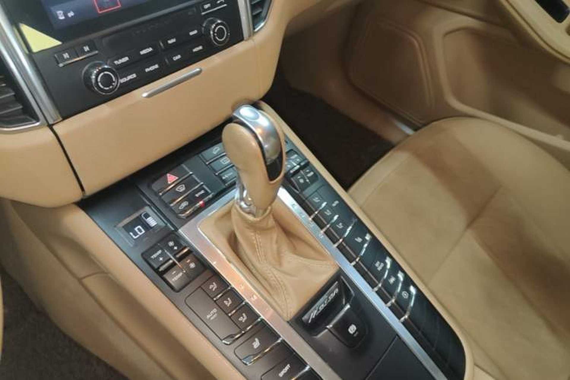 Used Porsche Macan 2017 Macan 2.0T Gear Lever