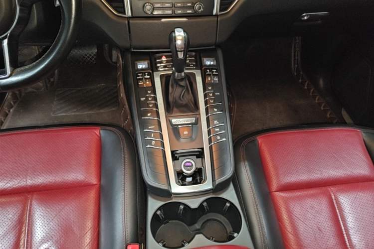 Used Porsche Macan 2017 Macan 2.0T Gear Lever