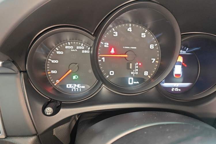 Used Porsche Macan 2017 Macan 2.0T Instrument Cluster