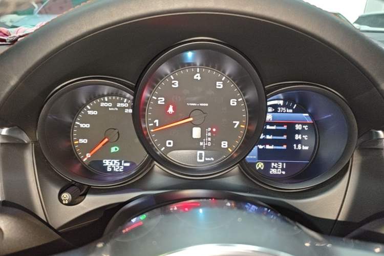 Used Porsche Macan 2017 Macan 2.0T Instrument Cluster