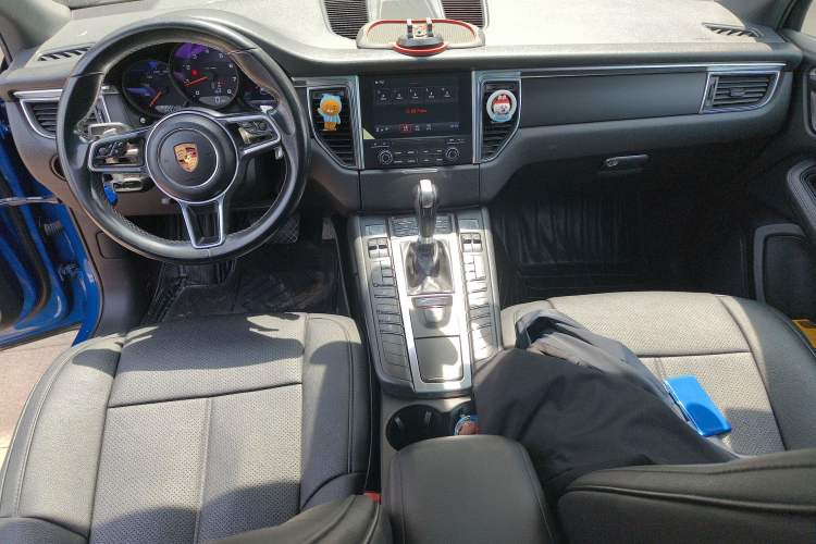 Used Porsche Macan 2017 Macan 2.0T Interior 2