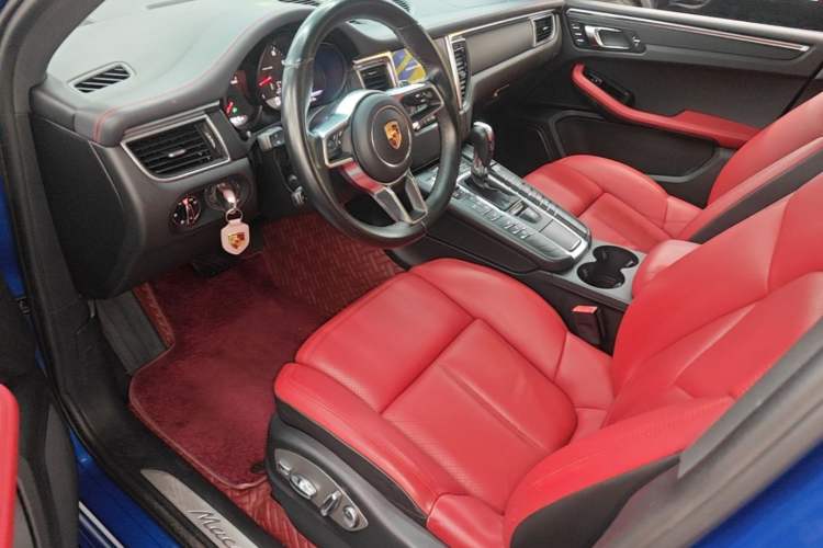 Used Porsche Macan 2017 Macan 2.0T Left Front Seat