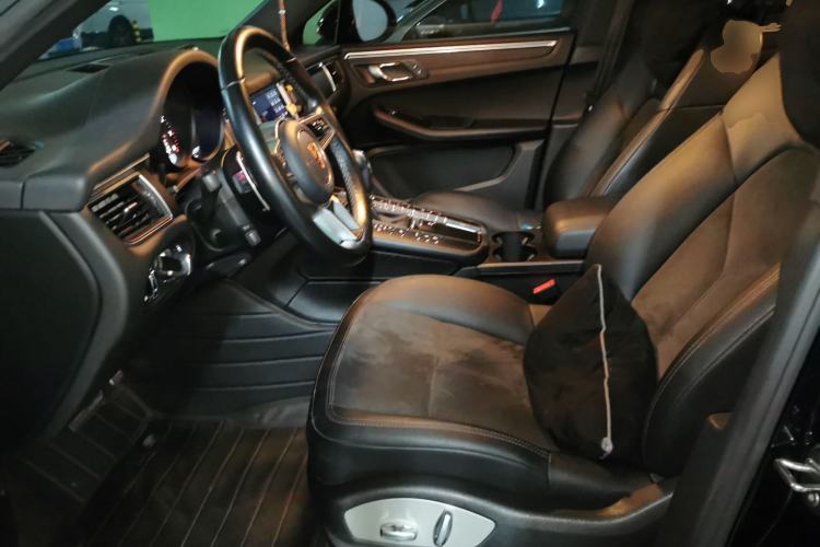 Used Porsche Macan 2017 Macan 2.0T Left Front Seat