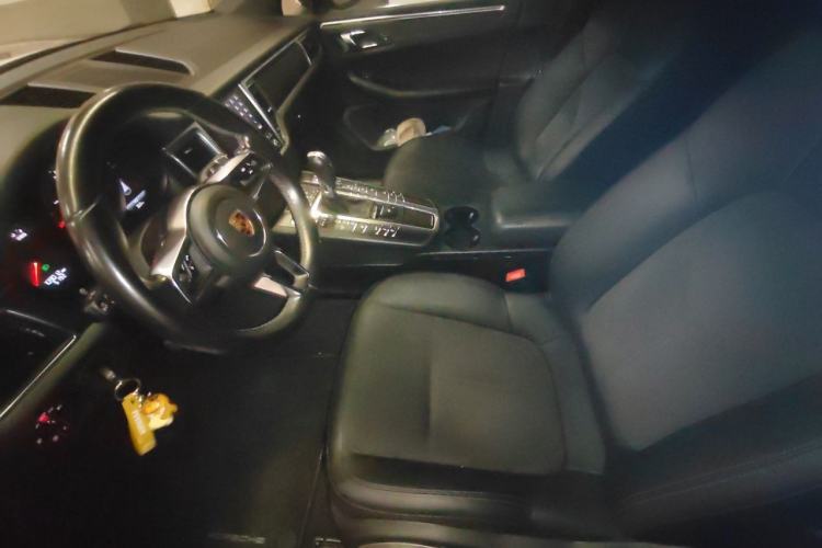 Used Porsche Macan 2017 Macan 2.0T Left Front Seat