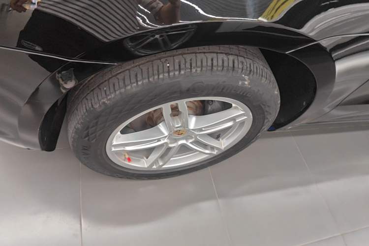 Used Porsche Macan 2017 Macan 2.0T Left Front Wheel Hub