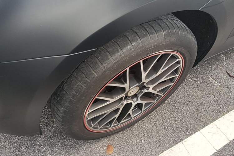 Used Porsche Macan 2017 Macan 2.0T Left Front Wheel Hub