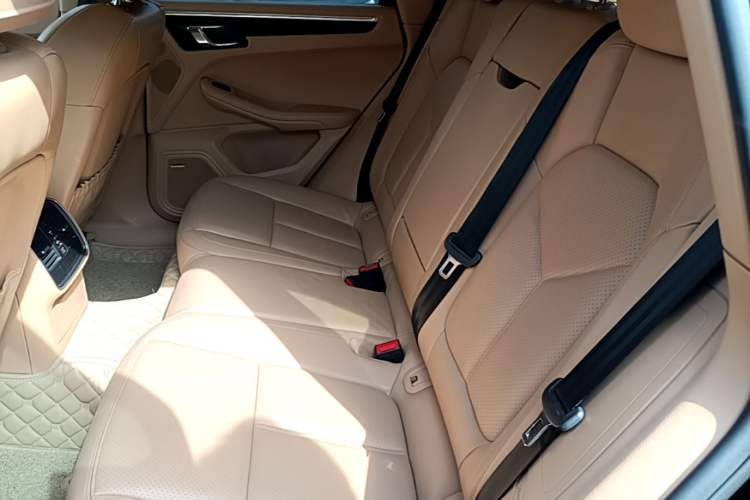 Used Porsche Macan 2017 Macan 2.0T Left Rear Seat