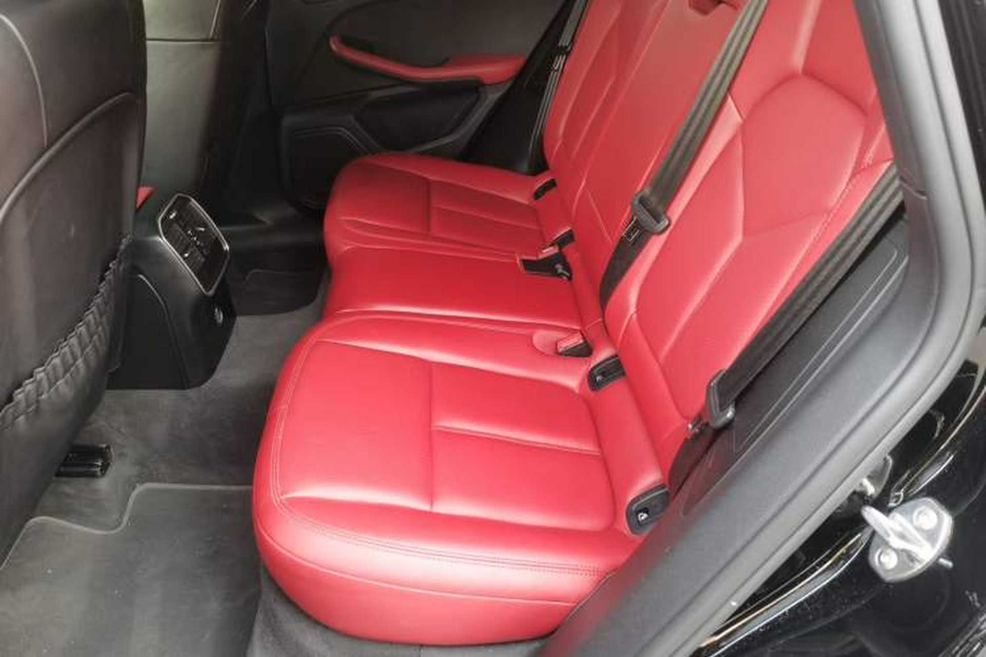 Used Porsche Macan 2017 Macan 2.0T Left Rear Seat