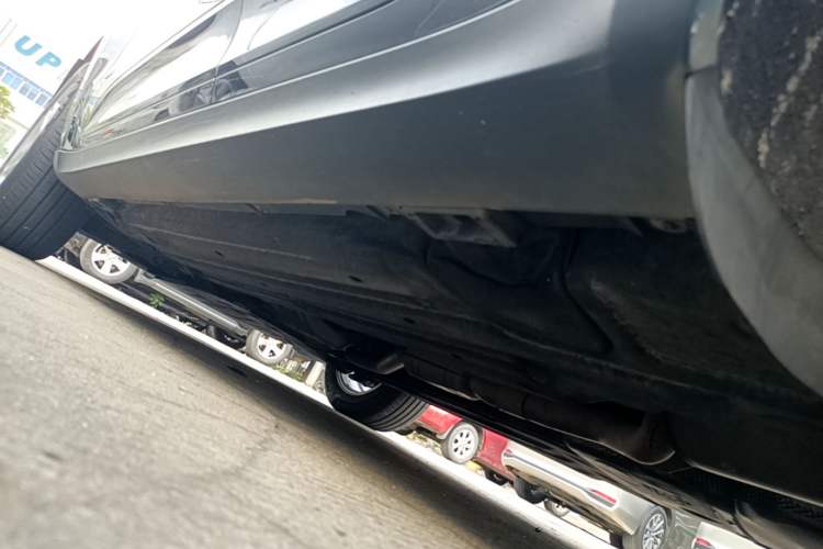 Used Porsche Macan 2017 Macan 2.0T Left Side Sill
