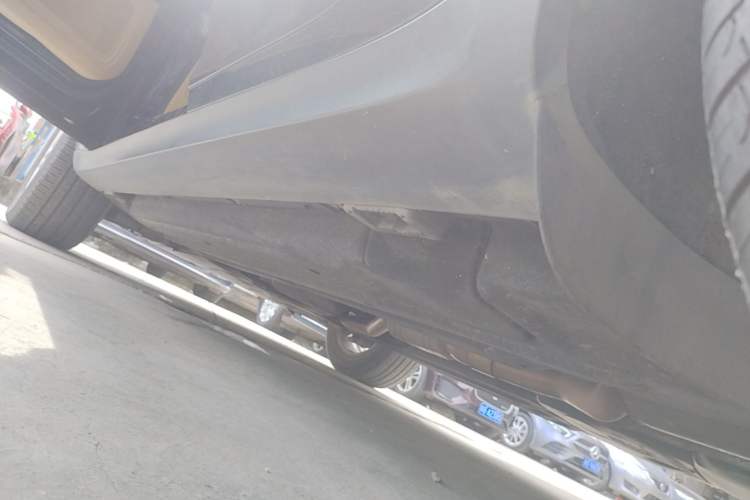 Used Porsche Macan 2017 Macan 2.0T Left Side Sill